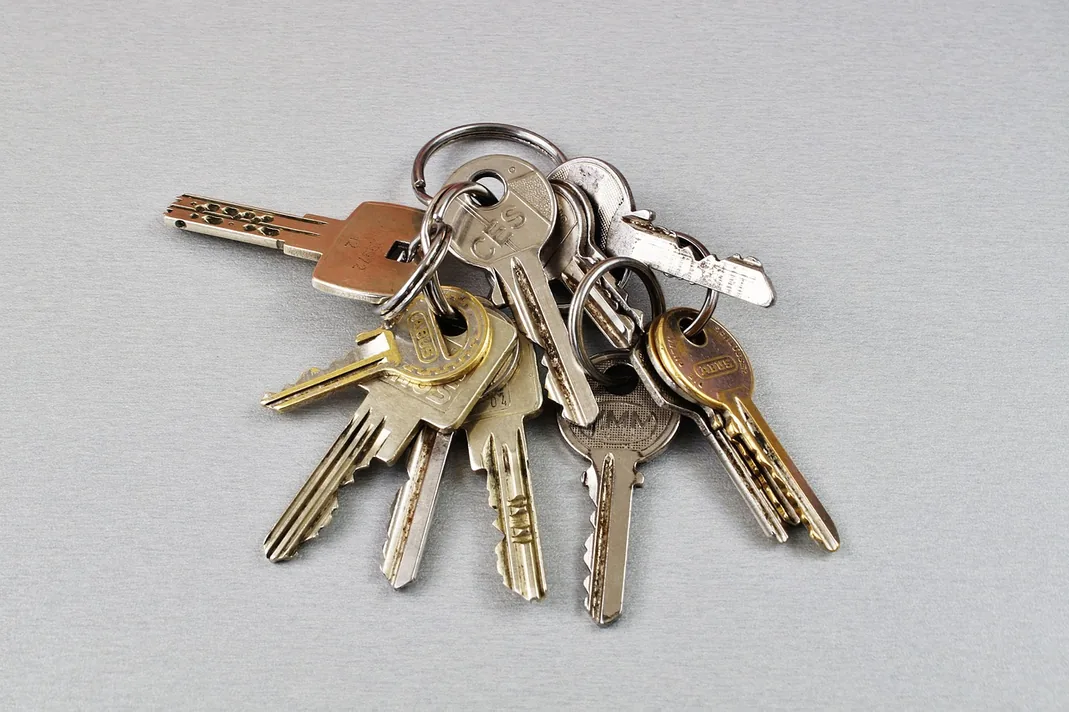 Car Key: Locksmith or Dealer? in Murfreesboro, TN
